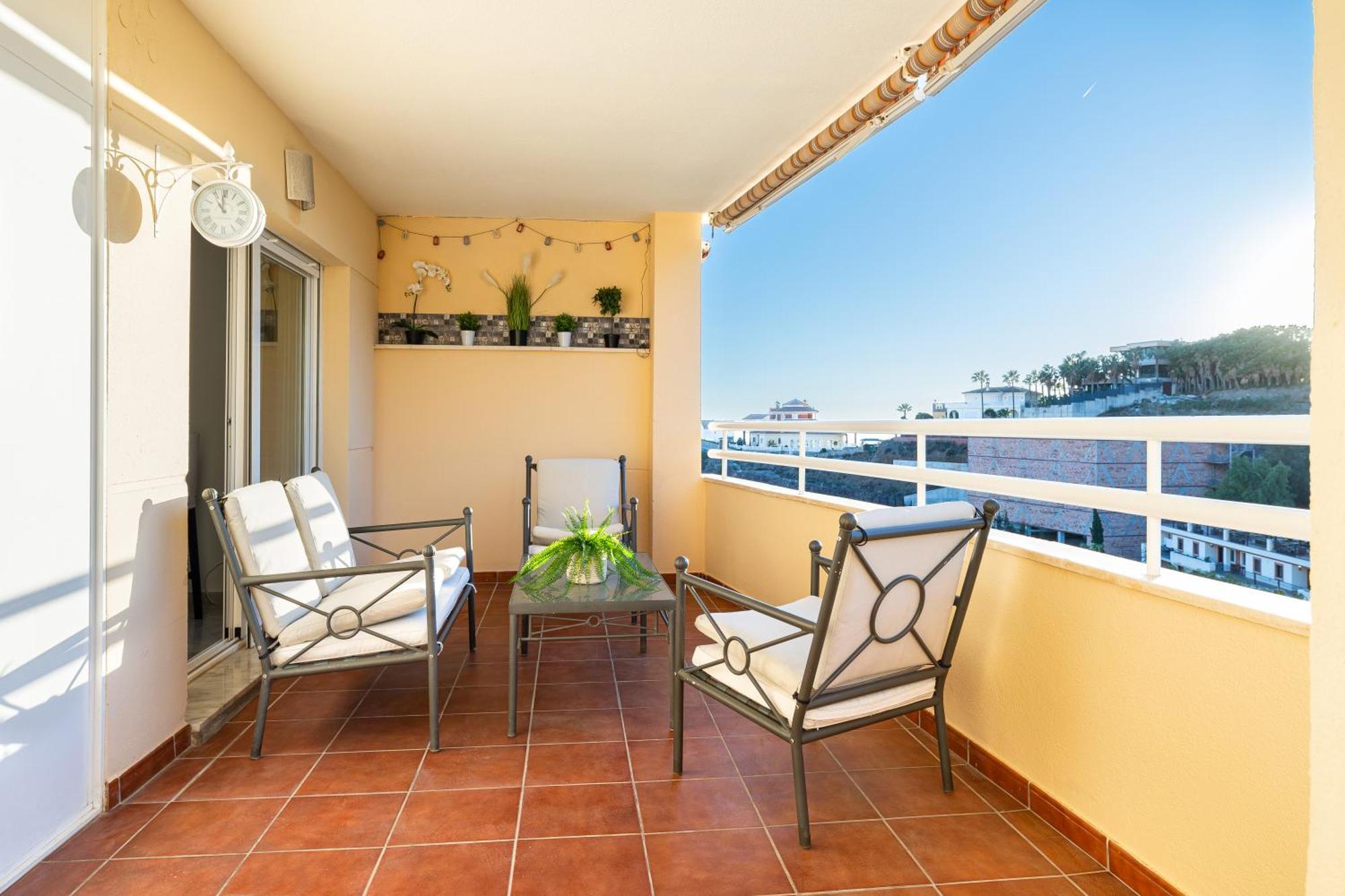 Holidays2Nueva Torrequebrada 2 Bedrooms And 2 Bathrooms, Terrace, Community Pool And Garage Бенальмадена Экстерьер фото